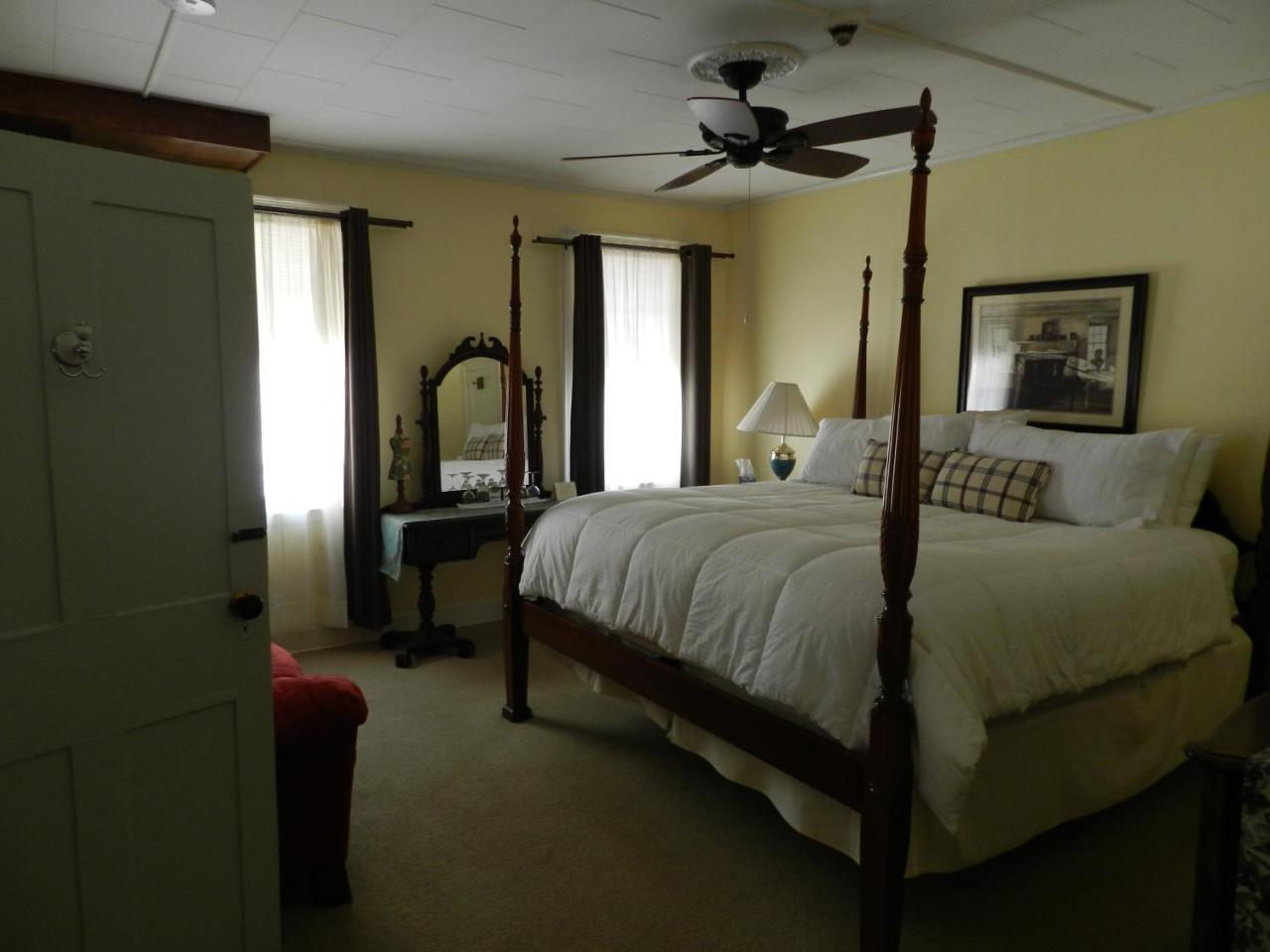 East Middlebury Waybury Inn מראה חיצוני תמונה